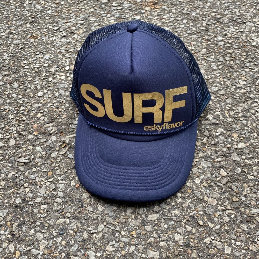 Eskyflavor Surf trucker hat